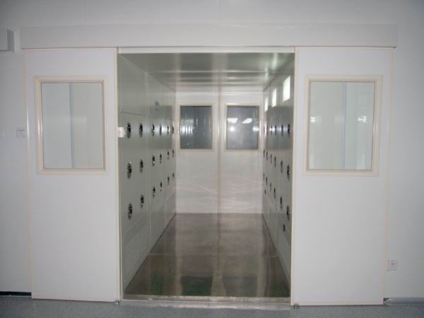 潔凈工程中的風淋室要如何安裝？潔凈工程中風淋室有什么作用？